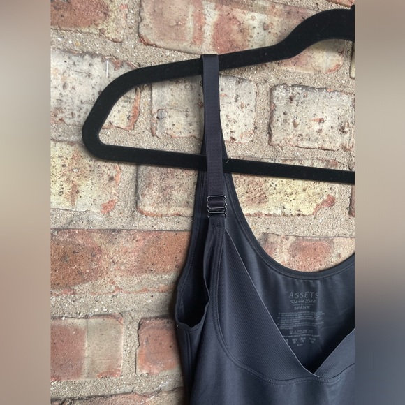 Assets Red Hot Label by Spanx Featherwight Firmers Open Bust Full Slip🖤 - Picture 4 of 11